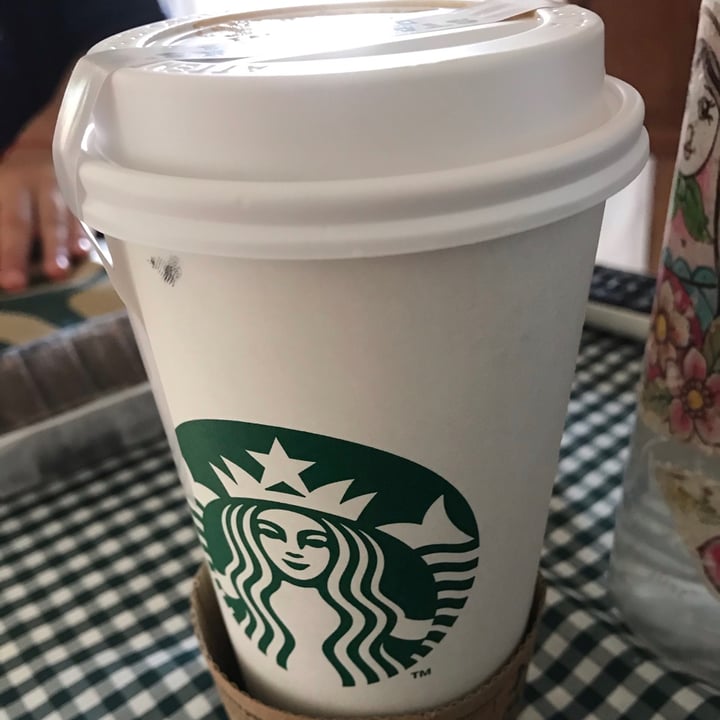 photo of Starbucks Cafe con leche de almendras shared by @jjazcuello on  31 Mar 2021 - review