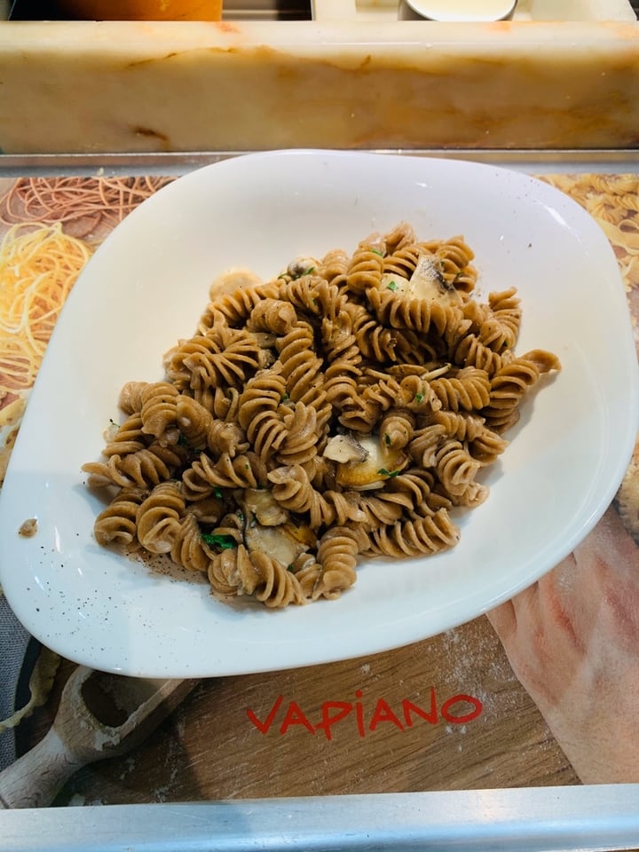 photo of VAPIANO Donau Zentrum Vegan Pasta Crema di Fungi Dinkel Fusilli shared by @phillip on  07 Mar 2020 - review