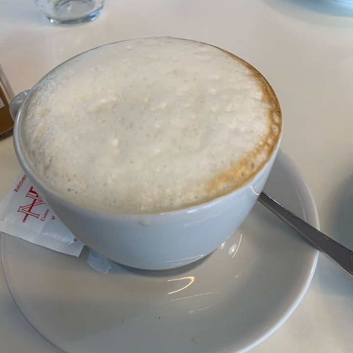 photo of Pasticceria San Marco Cappuccino di soia shared by @greenavocado on  29 May 2022 - review