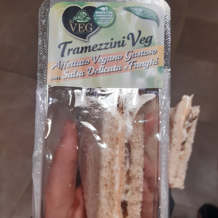 review photo of ioVEG Tramezzini Veg Affettato Vegano Gustoso Con Salsa Delicata E Funghi shared by @giulia4la on 26 Jun 2022 - review