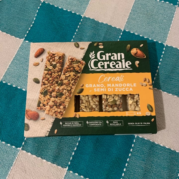 review photo of Gran Cereale Barrette di grano, mandorle e semi di zucca shared by @irenebalan17 on 14 Dec 2021 - review