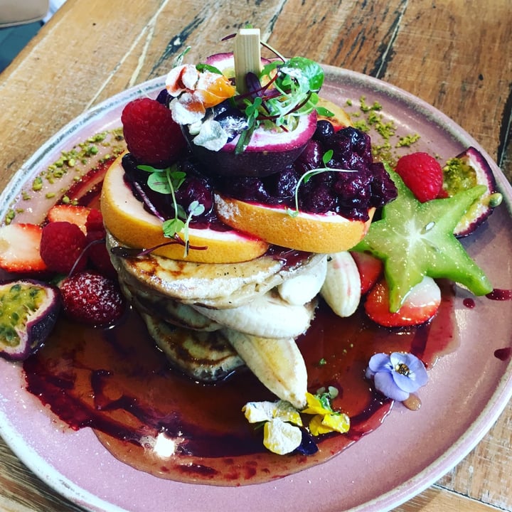 photo of Speedo's Cafe Carmelized Banana and Chia Vegan Pancakes shared by @kategalli on  20 Mar 2022 - review