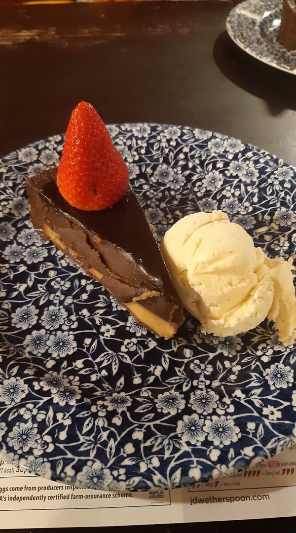 photo of Weatherspoons Pubs Salted caramel And Chocolate Tart shared by @sammydodger on  12 Mar 2020 - review