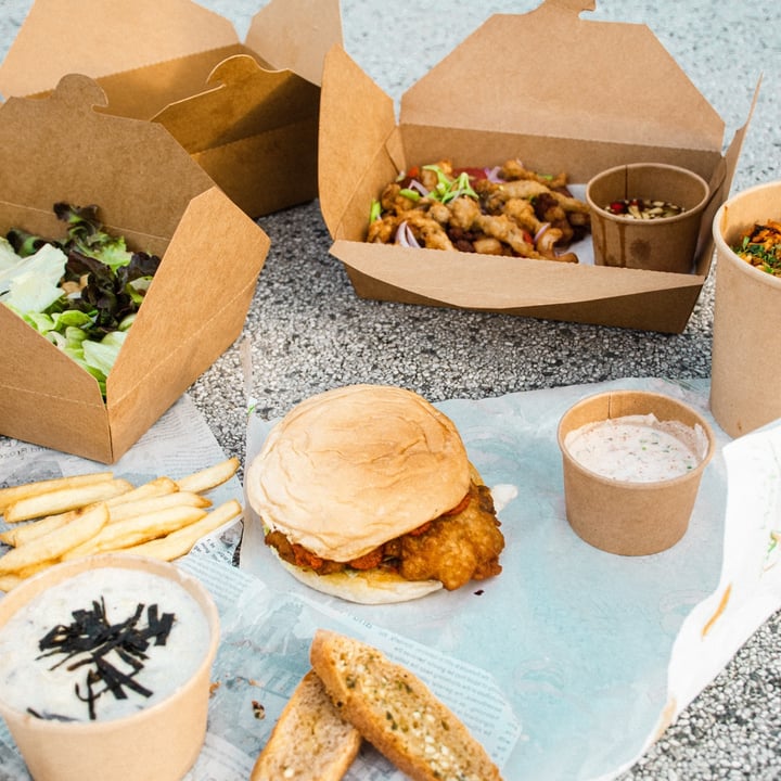 review photo of Munch Box By Nidhi Crafted Curry Burger shared by @plantbasedbangkok on 15 Sep 2021 - review
