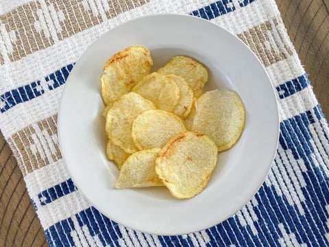 How to make your own potato chips in the microwave