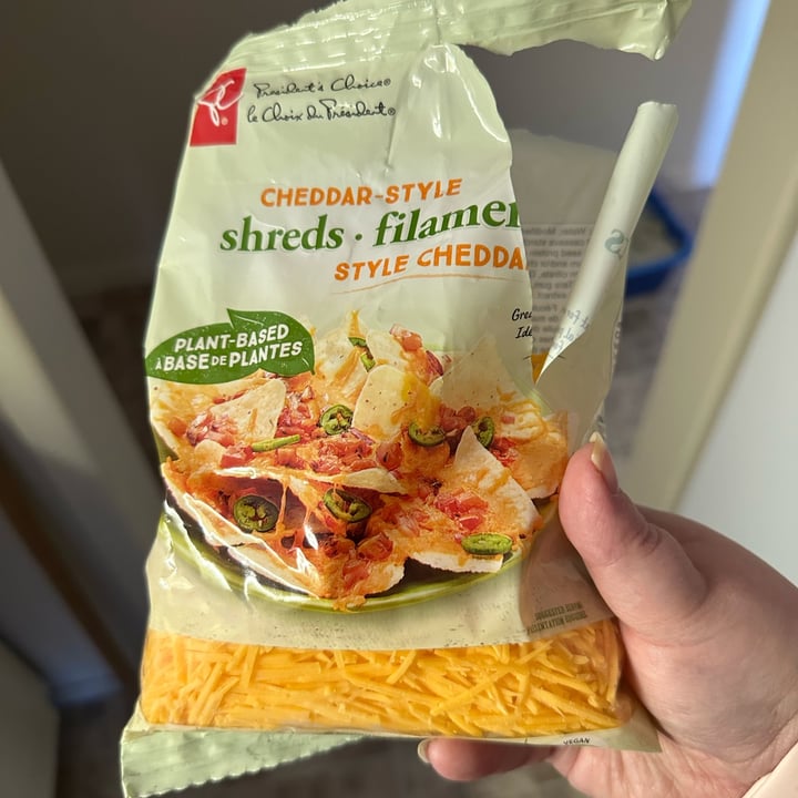 review photo of President's Choice Cheddar Style Shreds shared by @rnyvegan on 03 Oct 2022 - review
