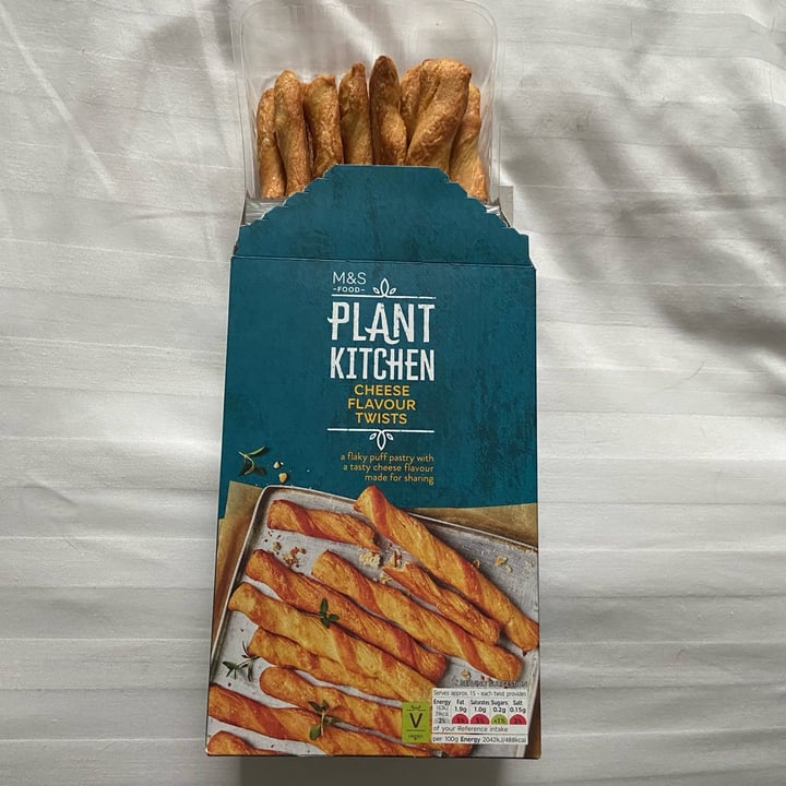 photo of Plant Kitchen (M&S) Cheese flavour twists shared by @peetroxy on  29 Jun 2022 - review