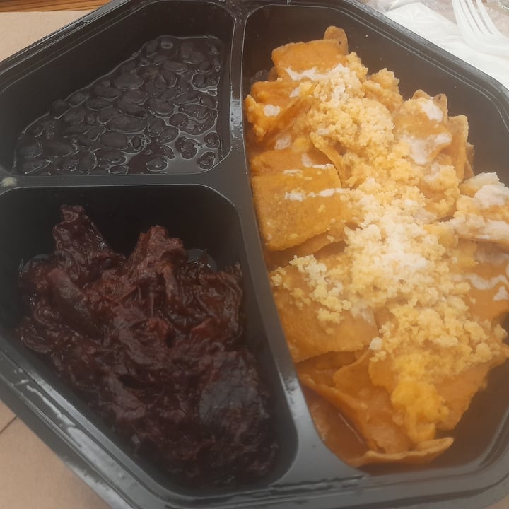 photo of Frida Chilaquiles Chilaquiles Veganos shared by @jossiemdzz on  09 Oct 2021 - review