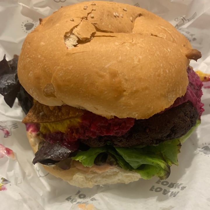 photo of Foam and Fork Gzira Vegan burger and salad shared by @green-sushi-mt on  20 May 2021 - review