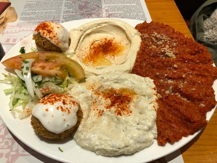 photo of Ugarit Gracia Combinado De Falafel shared by @cjlorente on  04 Jan 2020 - review