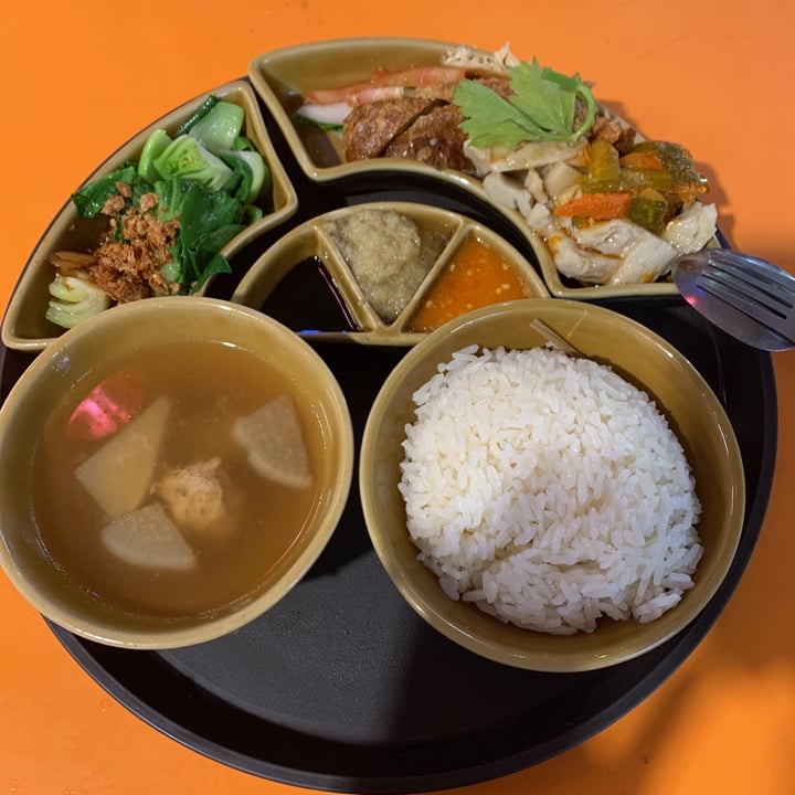 photo of 33 Vegetarian Food Set A Vegetarian Chicken Rice shared by @yokepoke on  25 Feb 2021 - review