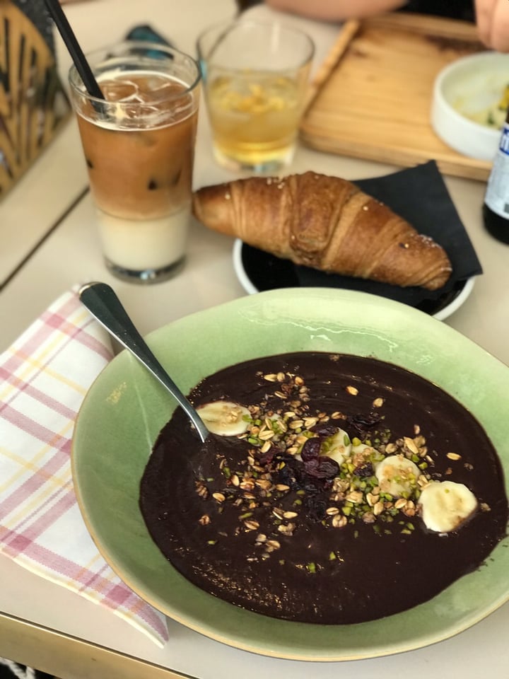 photo of Kosmos Açaí bowl shared by @blueberrysmiles22 on  10 Aug 2019 - review