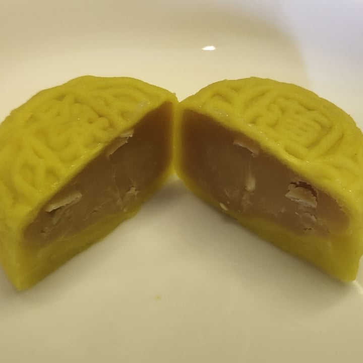 photo of Dongshan Eastern Highland Healthy Cake House Durian Snow Skin Moon Cake shared by @amazinganne on  17 Sep 2020 - review