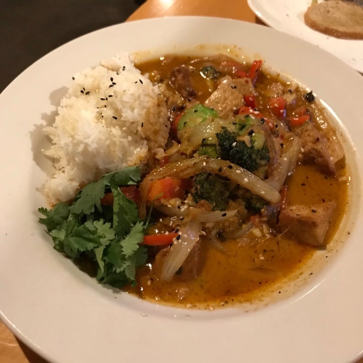 photo of At Sara's Table Chester Creek Cafe Thai Curry with Tofu shared by @plants on  12 Nov 2021 - review