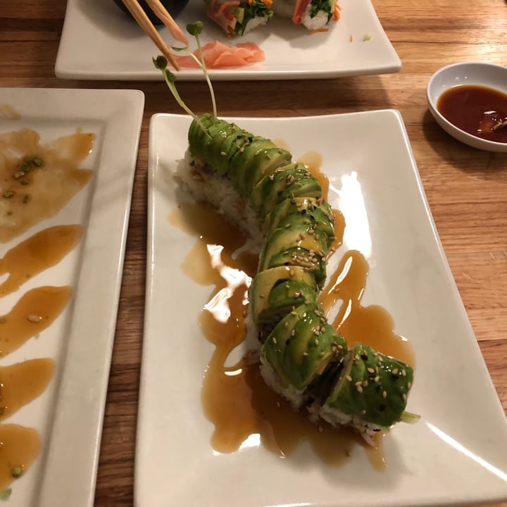 photo of Namikaze caterpillar roll shared by @akuaswift on  30 Jun 2021 - review