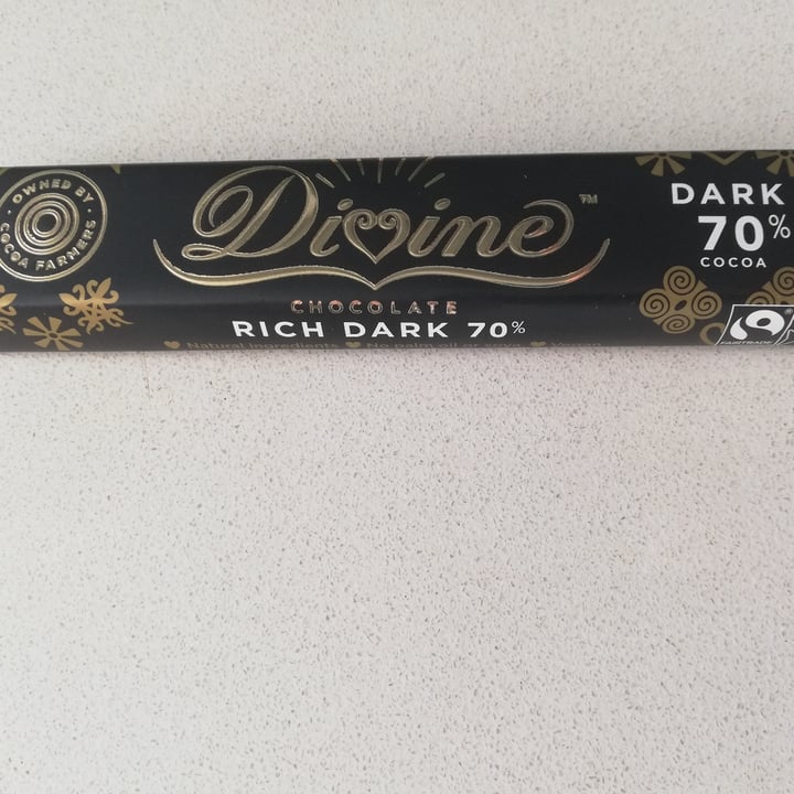 photo of Divine Chocolate 70% Dark Chocolate Bar shared by @crastleveg on  16 Nov 2020 - review