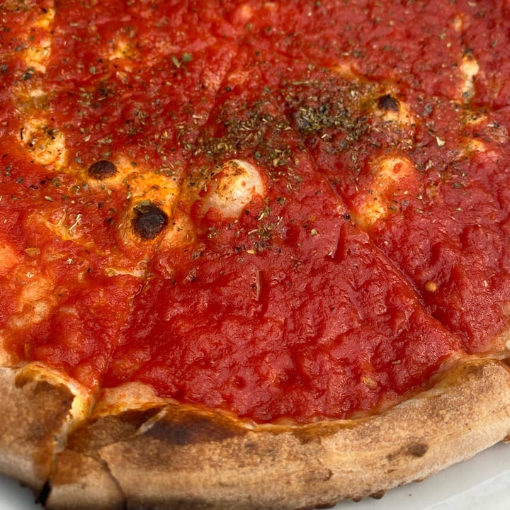 review photo of La Capri Pizza Marinara shared by @lanastweet on 28 Aug 2022 - review