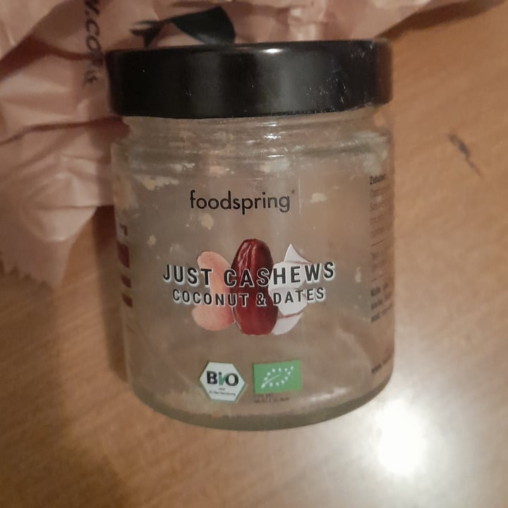 photo of Foodspring Just cashews, coconut and dates. shared by @berrino33 on  16 Mar 2022 - review