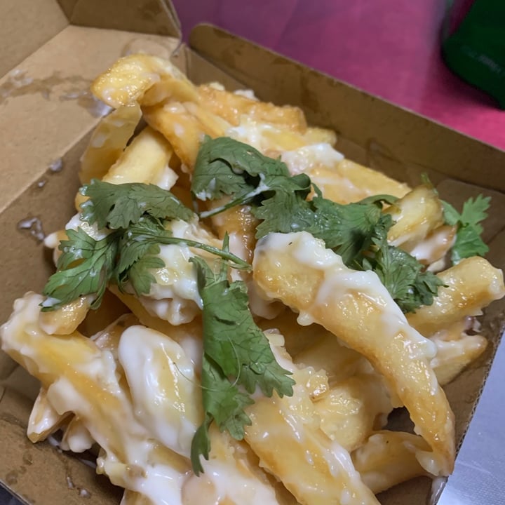 photo of VeganBurg Singapore Creamy Garlic Fries shared by @yashermin on  26 May 2021 - review