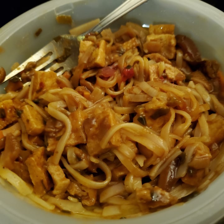 photo of Sweet Earth Pad Thai shared by @theveganwitch13 on  22 Jan 2022 - review