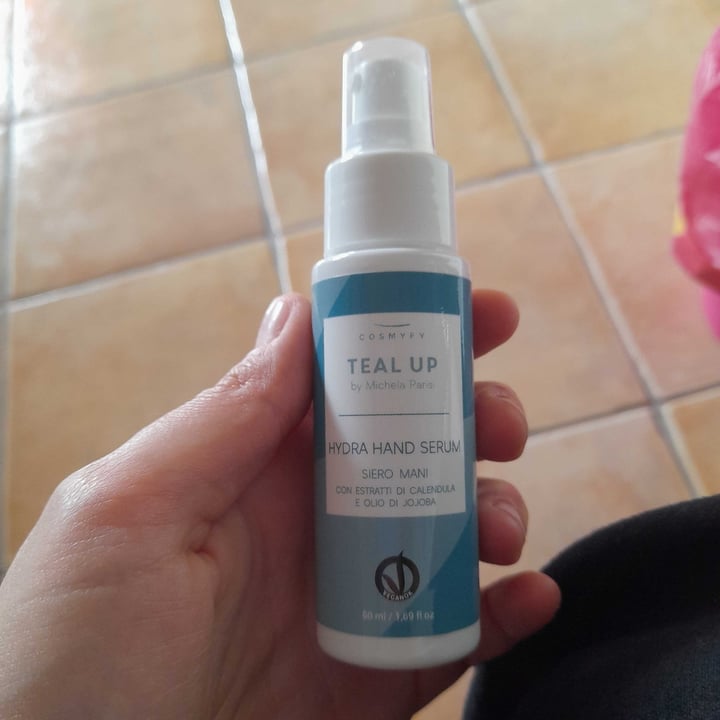 photo of Cosmyfy Hydra hand serum - Teal Up By Michela Parisi shared by @silvialence on  13 Apr 2022 - review