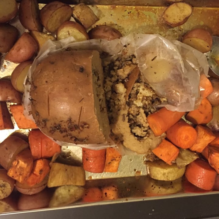 photo of Tofurky Plant-Based Roast & Wild Rice Stuffing shared by @zullybee on  25 Dec 2021 - review