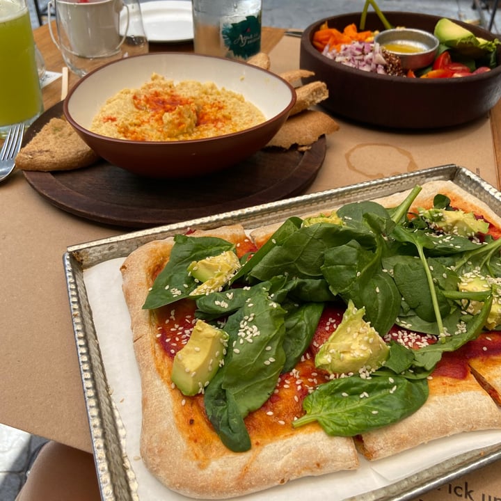 review photo of OL'DAYS Coffee and Deli Vegan pizza shared by @jmtn on 16 Feb 2021 - review