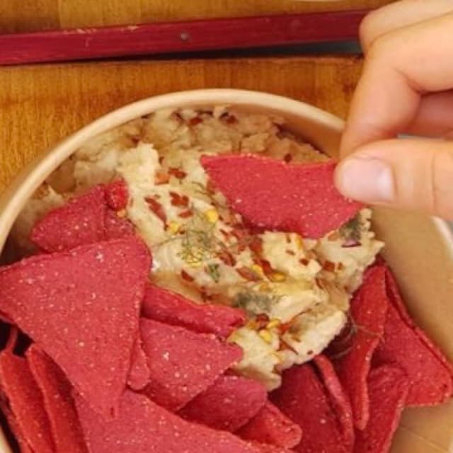 Photo of the dish “Hummus Di Ceci Con Chips Di Barbabietola”