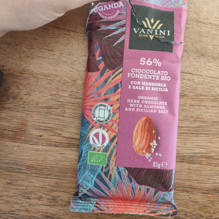 review photo of Vanini Cioccolato fondente con mandorle e sale di sicilia shared by @aliceciao on 25 Mar 2022 - review
