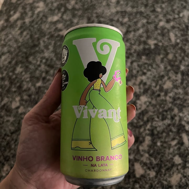 photo of vivant vinho branco na lata shared by @julianamda2107 on  11 May 2022 - review