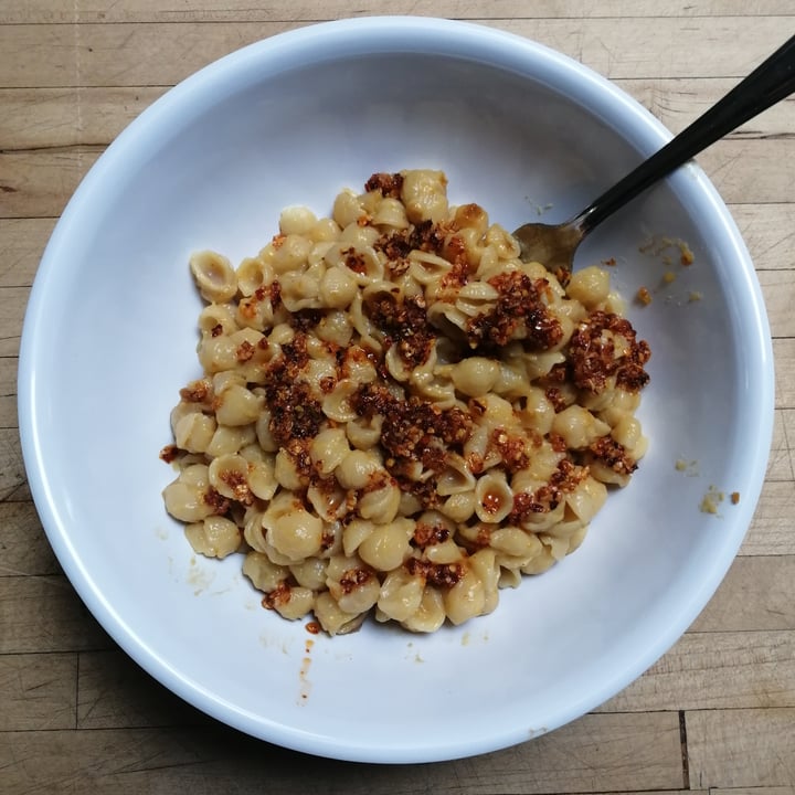 photo of Trader Joe's Chili Onion Crunch shared by @haleylenora on  24 Aug 2021 - review