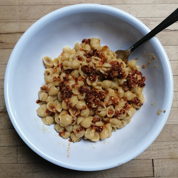 review photo of Trader Joe's Chili Onion Crunch shared by @haleylenora on 24 Aug 2021 - review