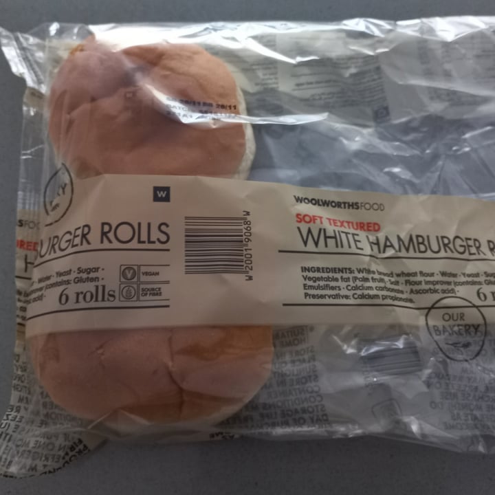 photo of Woolworths Food White hamburger rolls shared by @bl on  21 Nov 2021 - review