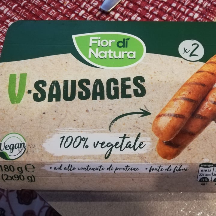 photo of Fior di Natura vegan sausages shared by @erykasnowhite on  02 Oct 2022 - review