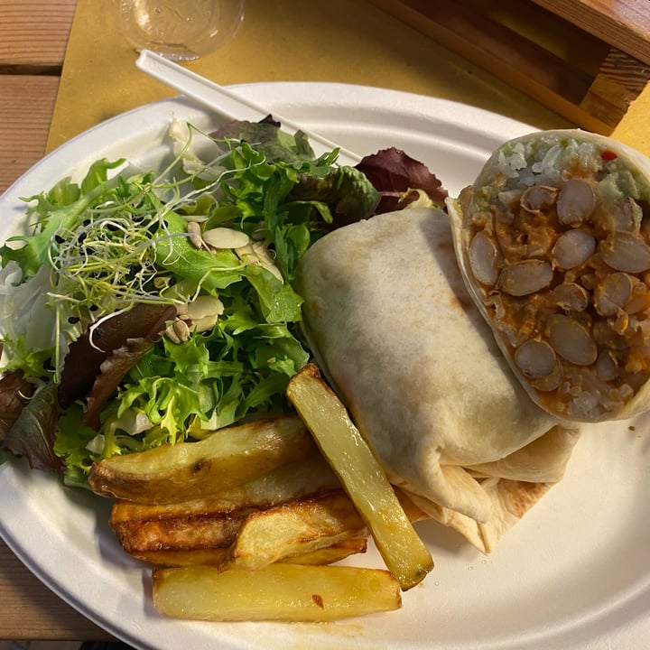 photo of Aromaticus Monti Burrito Vegano shared by @marta1987 on  25 Mar 2022 - review