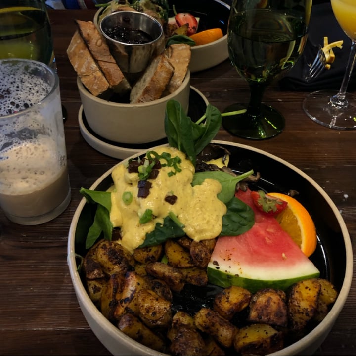 photo of Don Vegan Restaurant - 100% Vegan et Vegetarian - Wine Bar Cocktails Bénédictine Avocado shared by @chaima1 on  26 Nov 2021 - review
