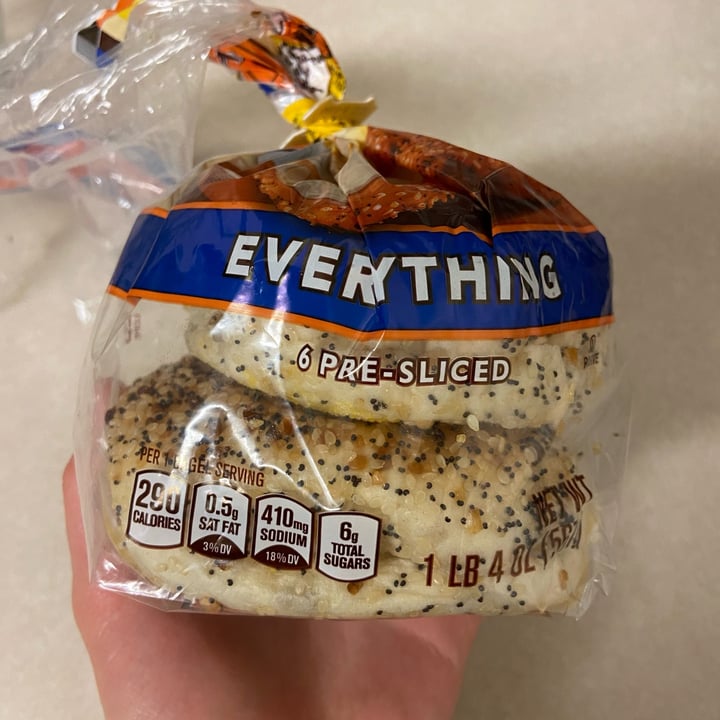 photo of Thomas’ Everything Bagel shared by @jordynbuquicchio on  21 Mar 2022 - review