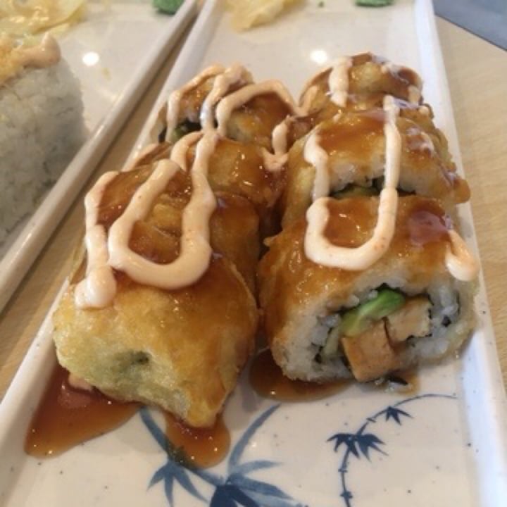 review photo of Veggie House Vegas Roll shared by @dlyubner on 27 Jul 2020 - review