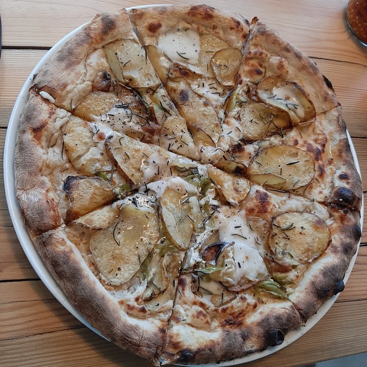 photo of Peloton Pizzashop Passo Santa Maria shared by @plantsfeelthough on  05 Jul 2020 - review
