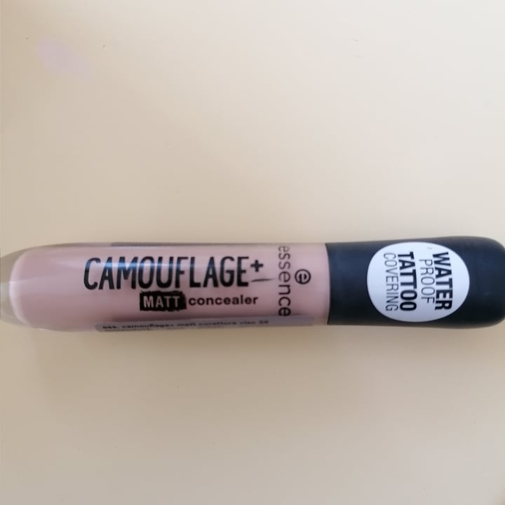 photo of Essence  Camouflage Matt Concealer 10 Light Rose shared by @giadacstllcc on  16 Apr 2022 - review