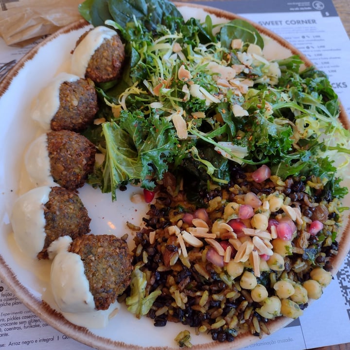 review photo of Honest Greens Parque das NaçÔes Falafel With Tahini Dressing shared by @csanjosbranco on 01 Mar 2022 - review