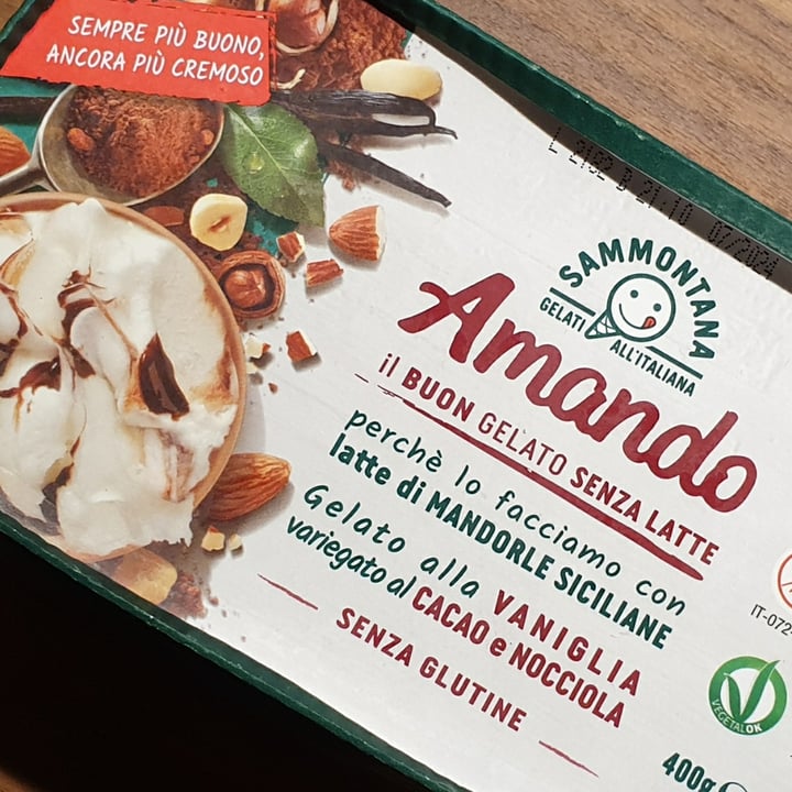 photo of Sammontana Amando Vaniglia Cacao e Nocciola 400g Tub shared by @le1lah on  25 Aug 2022 - review