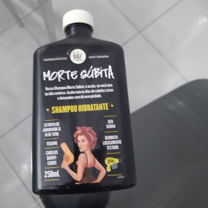 review photo of Lola Cosmetics Shampoo liquido morte subita shared by @caixa3309 on 23 Apr 2022 - review