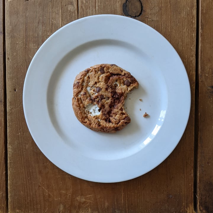 photo of Sweets from the Earth S’mores Cookie shared by @jacintavegangal12 on  07 Sep 2022 - review