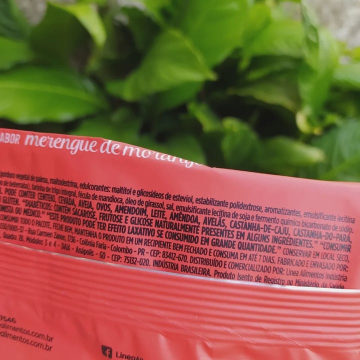 review photo of Linea Wafer integral sabor morango shared by @mariveggy on 10 Jun 2022 - review