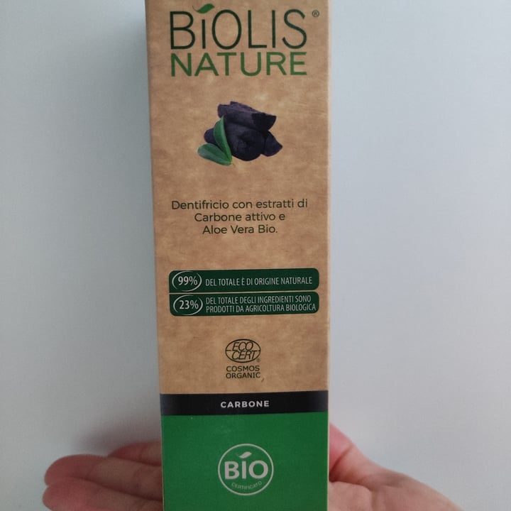 photo of Biolis Nature Dentifricio al Carbone Attivo e Aloe Vera shared by @oreo on  01 May 2022 - review