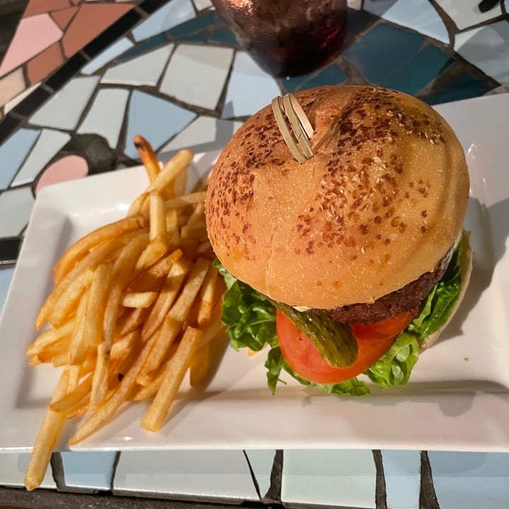 photo of Original Sin Mediterranean Restaurant O.G Burger shared by @lindajazzyjourney on  06 Dec 2020 - review