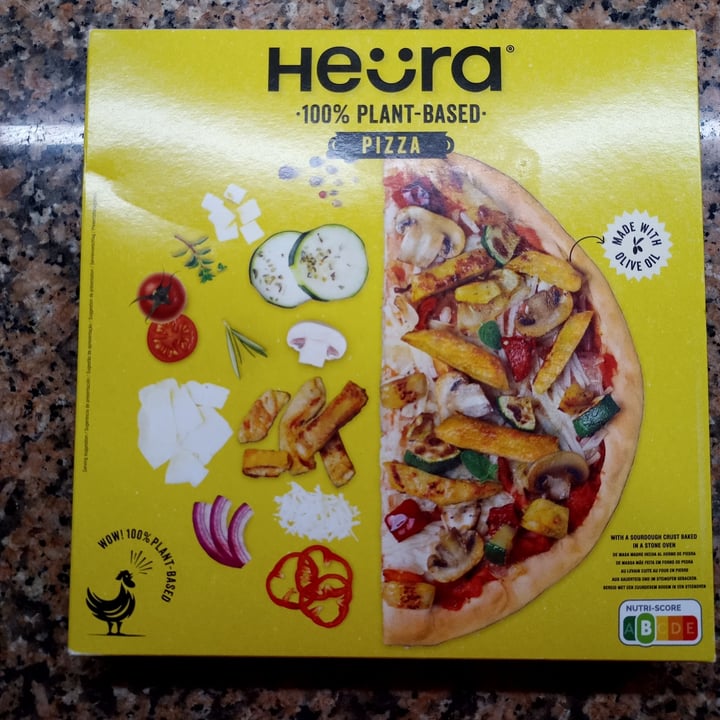 photo of Heura 100% plant based pizza shared by @mlyse00 on  13 Apr 2022 - review
