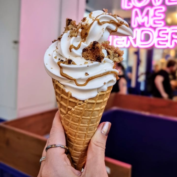 photo of Jimmy's street food Paris Ice Cream cone shared by @mallory17 on  20 Jun 2022 - review