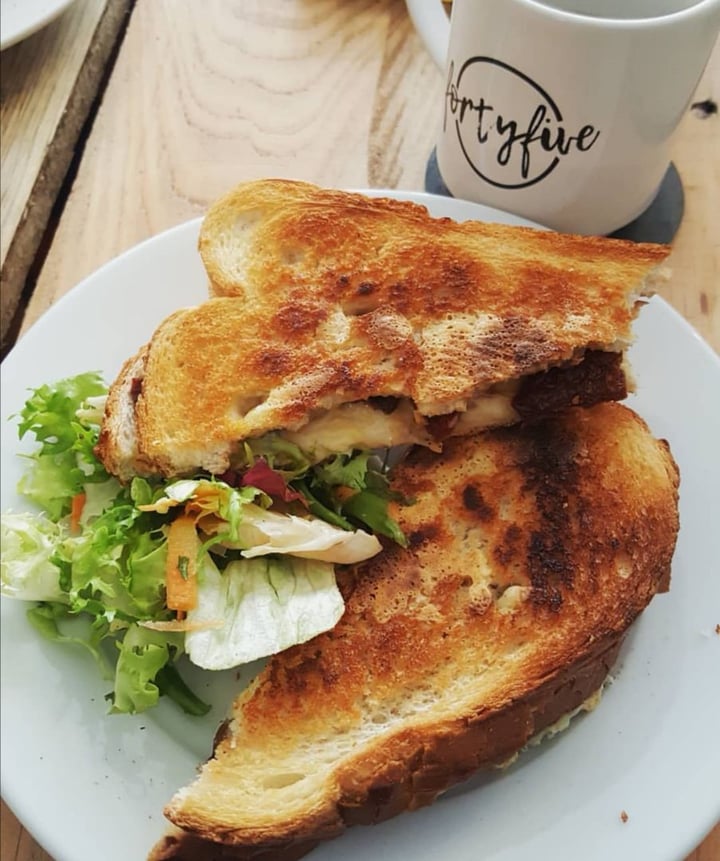 photo of FortyFive Vinyl Café Grilled Cheese shared by @shan97 on  24 Dec 2019 - review